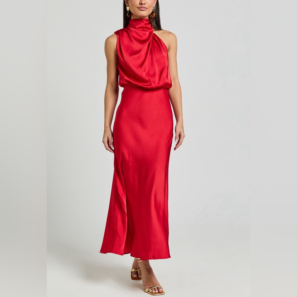 MINNIE MIDI DRESS - DRAPE
NECK SATIN SLIP DRESS IN RED